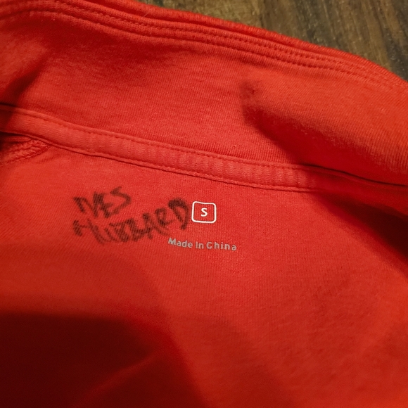 APPLE Mac S Red Sweater Phone Pocket - Picture 3 of 4